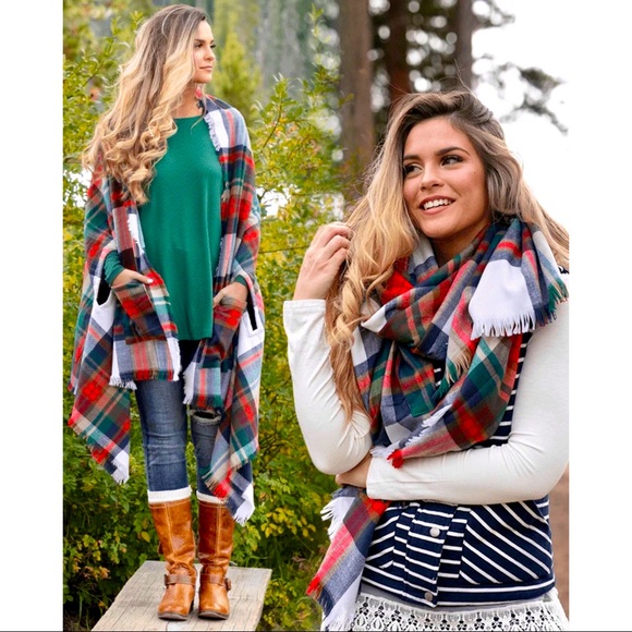 Grace & Lace Sweaters - NWT Poncho/Scarf with Pockets